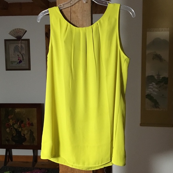 LOFT Tops - Yellow pleated sleeveless shell from Loft size M